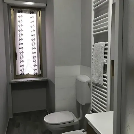 Il Borgo Antico: Vista Su Reggia Di Apartamento